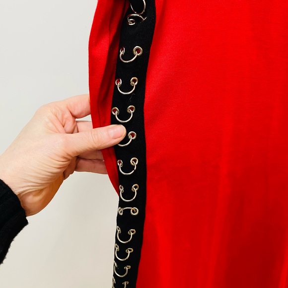 NWT Metrostyle Women's Knit Red Black Trim Asymmetric Tunic Top Size Medium - Picture 10 of 10